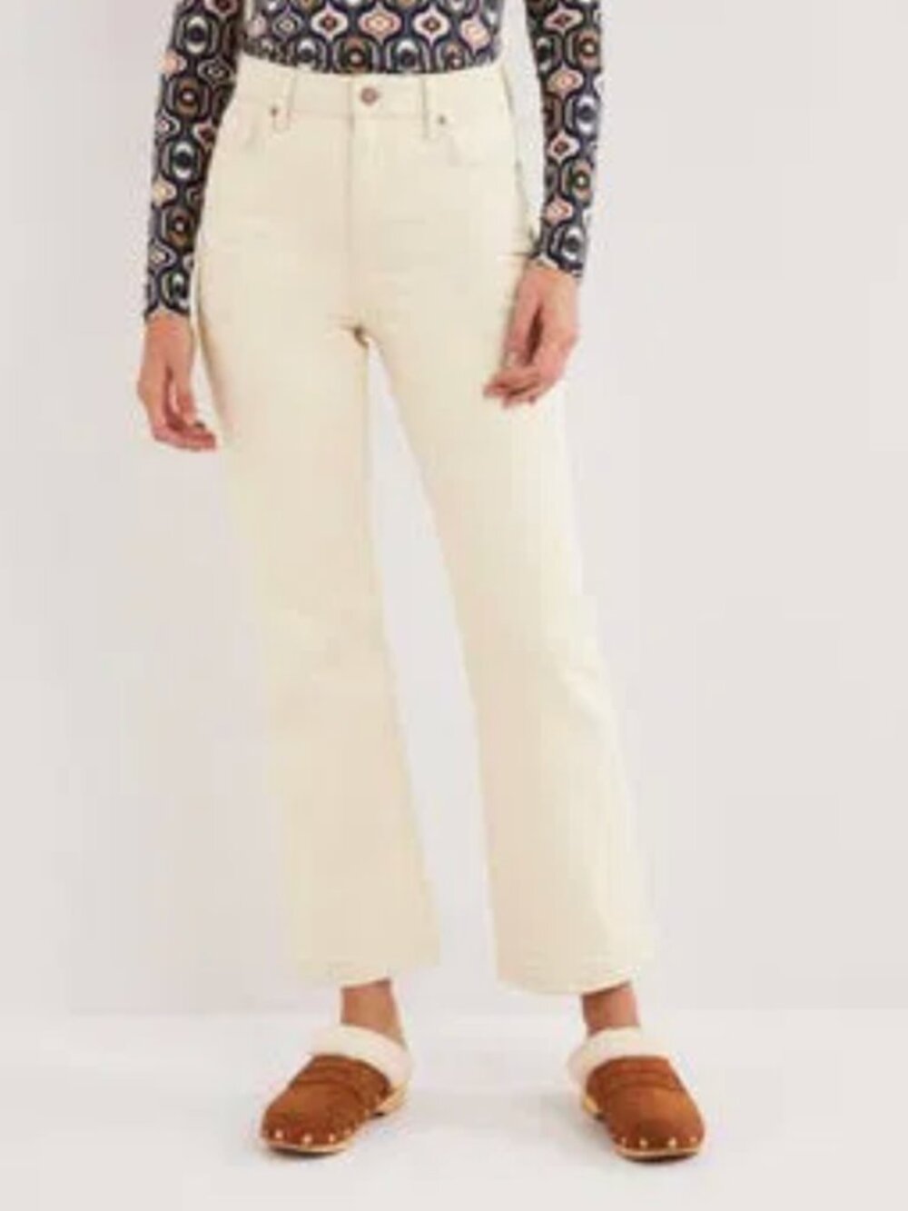 Boden Smart Crop Kick Flare Denim Jeans in Ecru Size 6